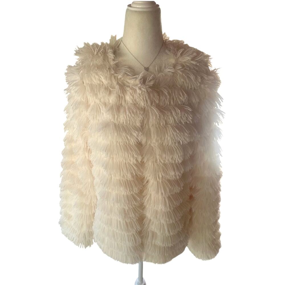 Mainstrip Textured Feather Jacket – Size Small | 100% Polyester | Cream